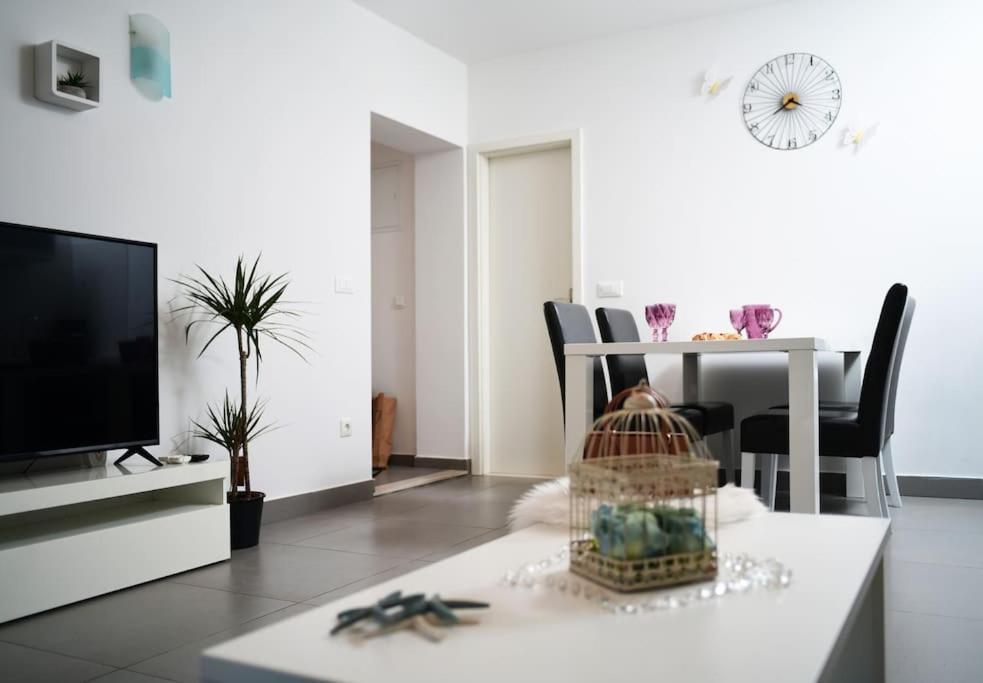 Wave N' Sea Apartment With A Private Pool Dubrovnik Eksteriør bilde