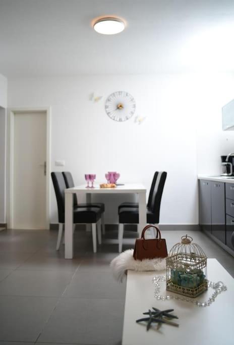 Wave N' Sea Apartment With A Private Pool Dubrovnik Eksteriør bilde