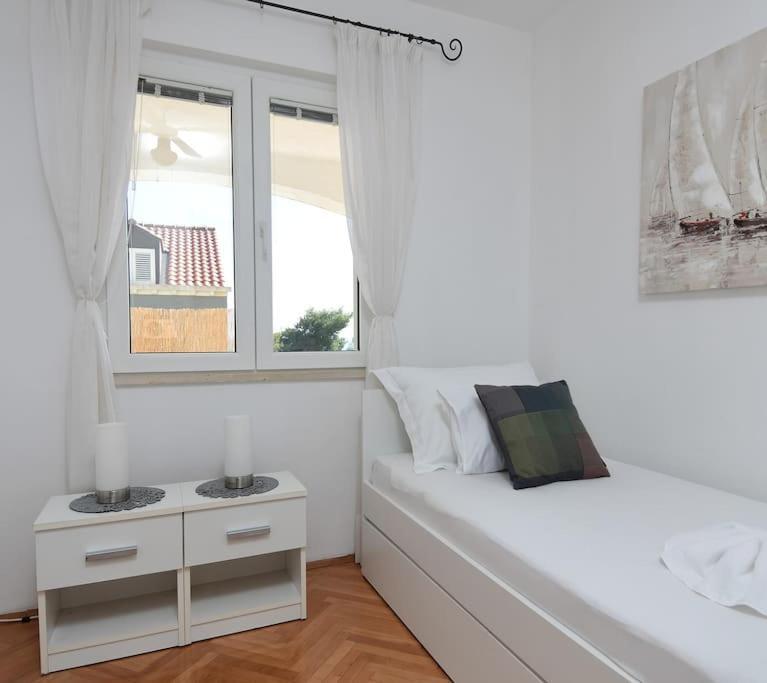 Wave N' Sea Apartment With A Private Pool Dubrovnik Eksteriør bilde