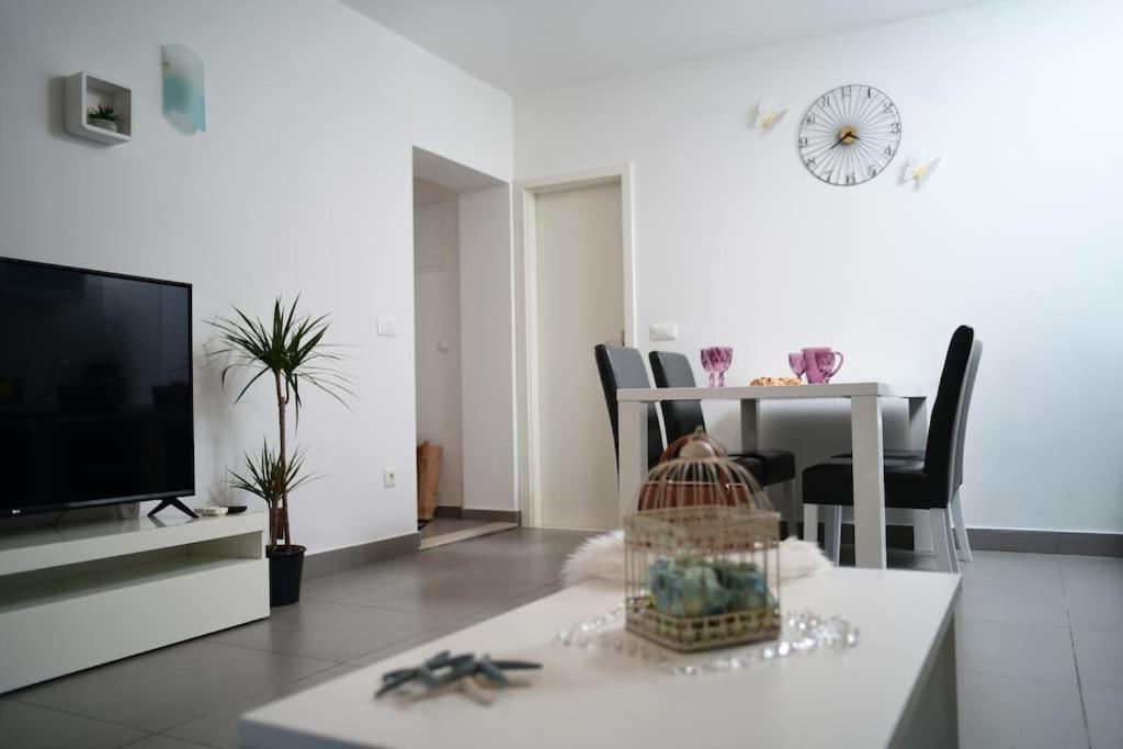 Wave N' Sea Apartment With A Private Pool Dubrovnik Eksteriør bilde